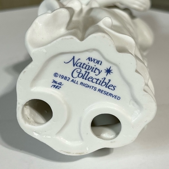 Vintage Avon Nativity Collectibles Magi Kaspar White Porcelain‎ Figurine 1982 - Picture 9 of 9